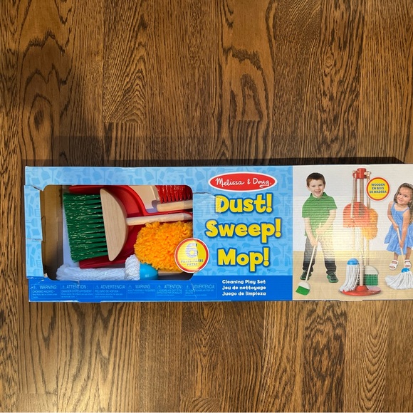 Melissa & Doug Toys Melissa Doug Red And Green Cleaning